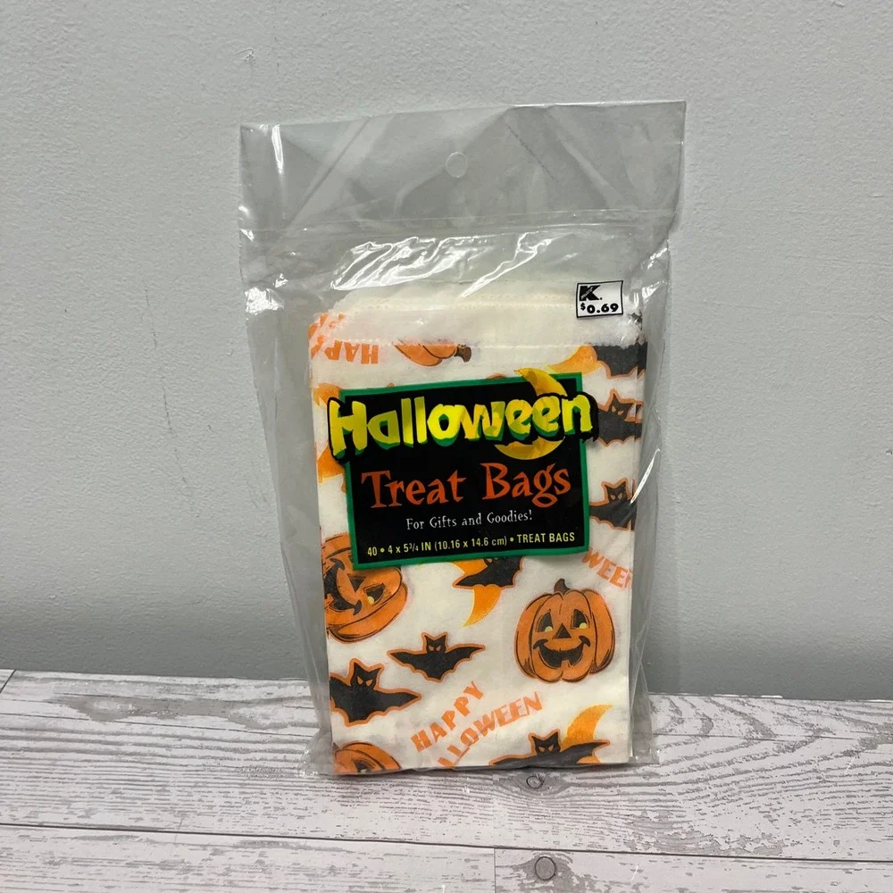 Vintage Kmart Halloween Treat Bags 40 Count Paper Jack O Lantern Bats SEALED
